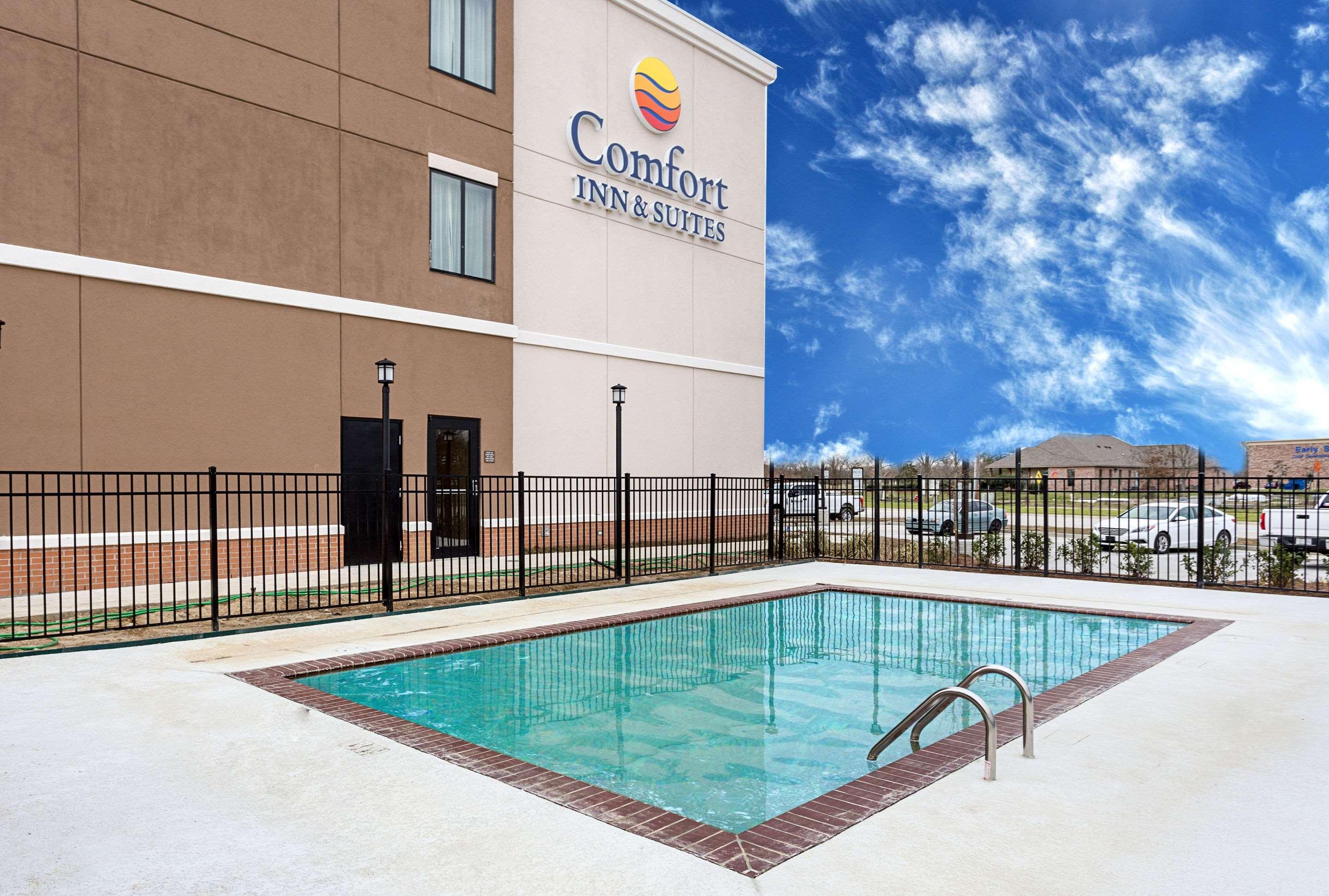 Comfort Inn & Suites Zachary Exterior photo